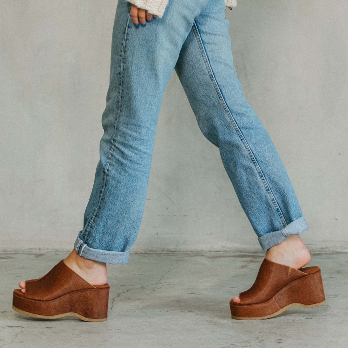rowan hickory platform sandals styled on model, women's everyday platform sandals, Kelsi Dagger Brooklyn