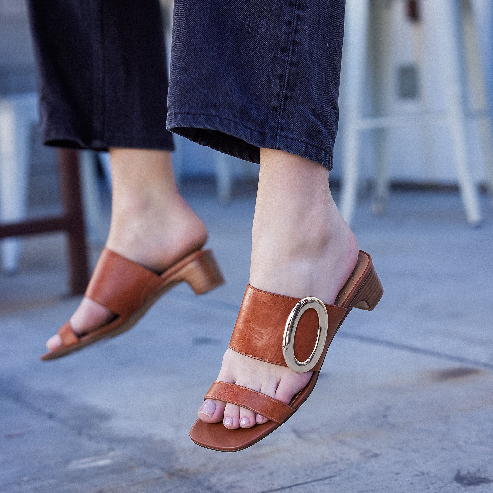 Kelsi Dagger Ava Auburn Mule Sandal – Kelsi Dagger BK