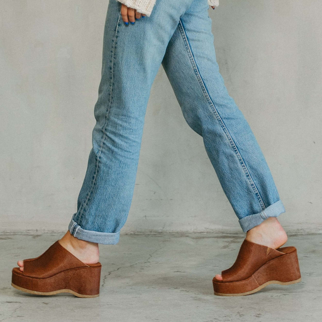 rowan hickory platform sandals styled on model, women's everyday platform sandals, Kelsi Dagger Brooklyn