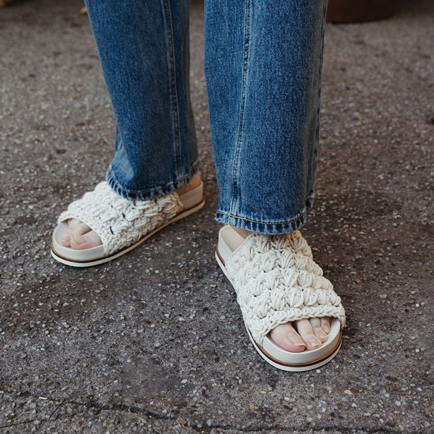 Squish Shell Bubble Slide Sandals