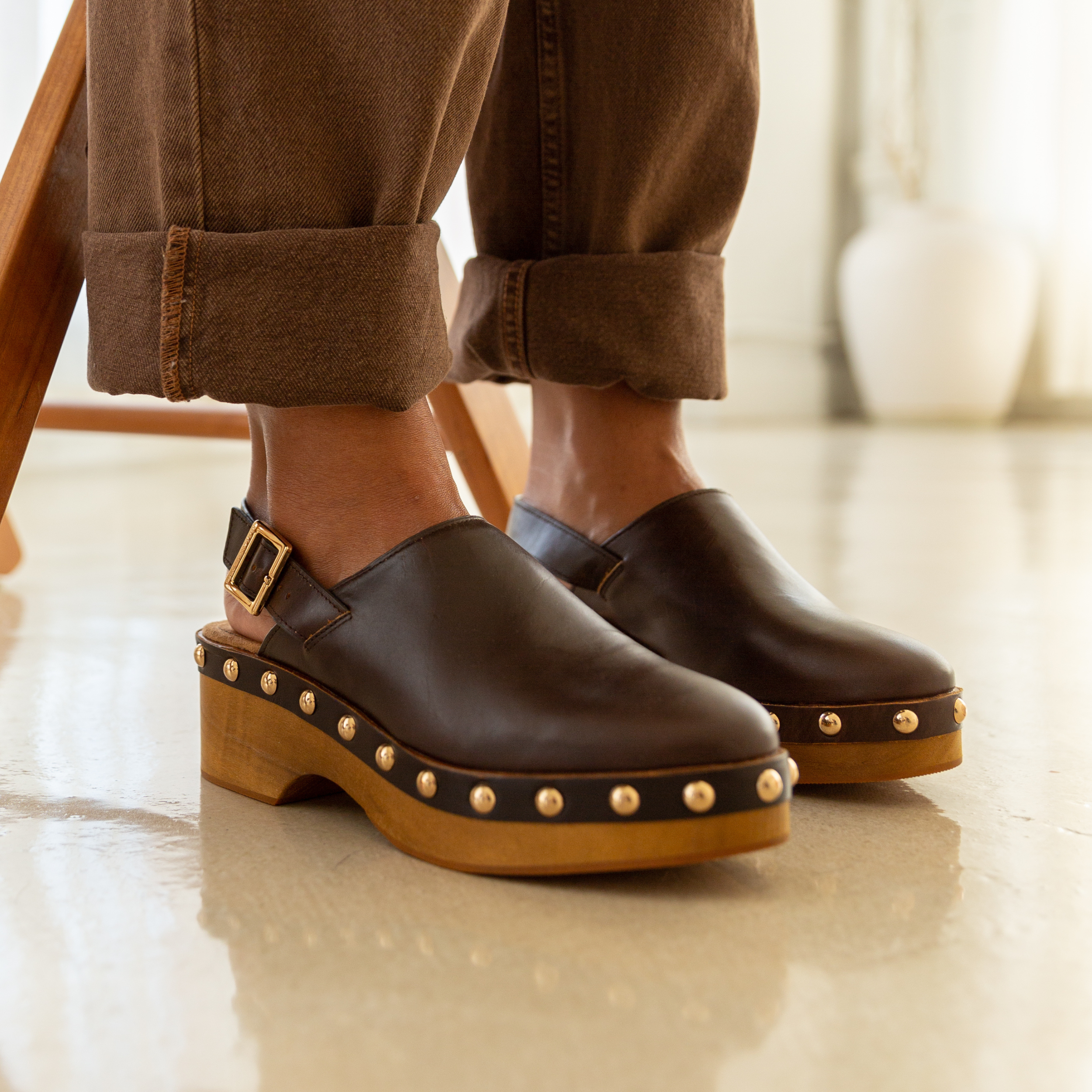 warehouse buffalo slingback clog styled on model, women's everyday slingback, Kelsi Dagger Brooklyn